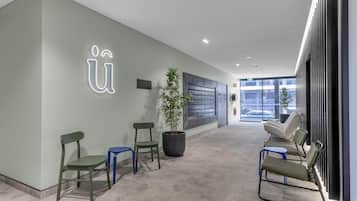 Sala de estar en el lobby