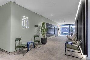 Lobby sitting area - KULA Wollongong (Wollongong)