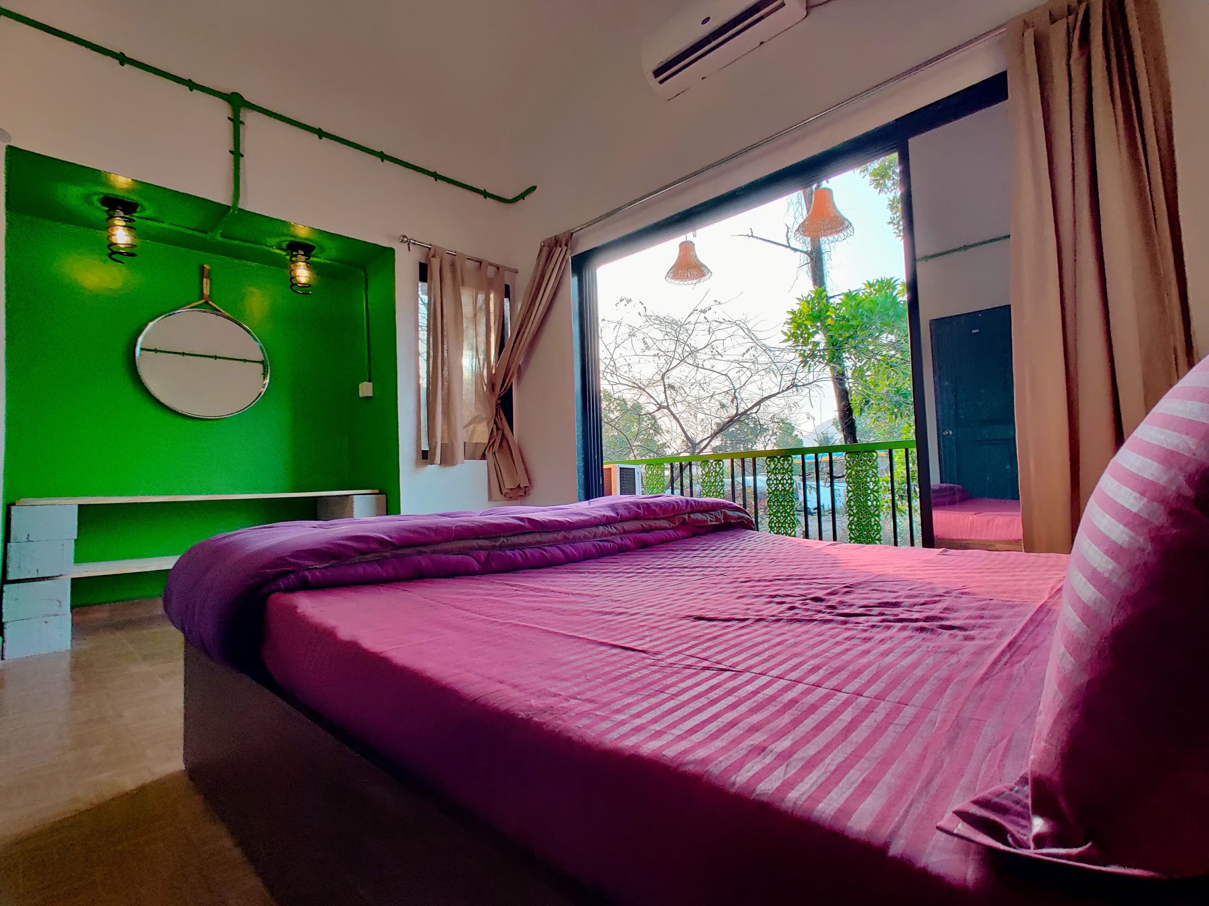 Comfort Villa | In-room safe, blackout drapes