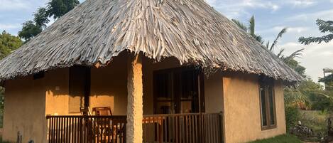 Chambre Deluxe, 1 chambre, non-fumeur, vue sur le lac | Literie de qualité, bureau, espace de travail pour ordinateurs portables