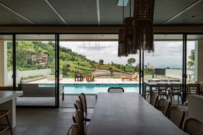 Villa | Living area | 42-inch Smart TV with cable channels - JadenHill CityView 8BR Villa Heated Pool+Movieroom (Cimenyan)