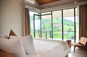 Villa | 8 bedrooms, bed sheets - JadenHill CityView 8BR Villa Heated Pool+Movieroom (Cimenyan)