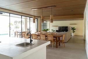 Vila | Dapur pribadi | Lemari es, microwave, oven, dan kompor