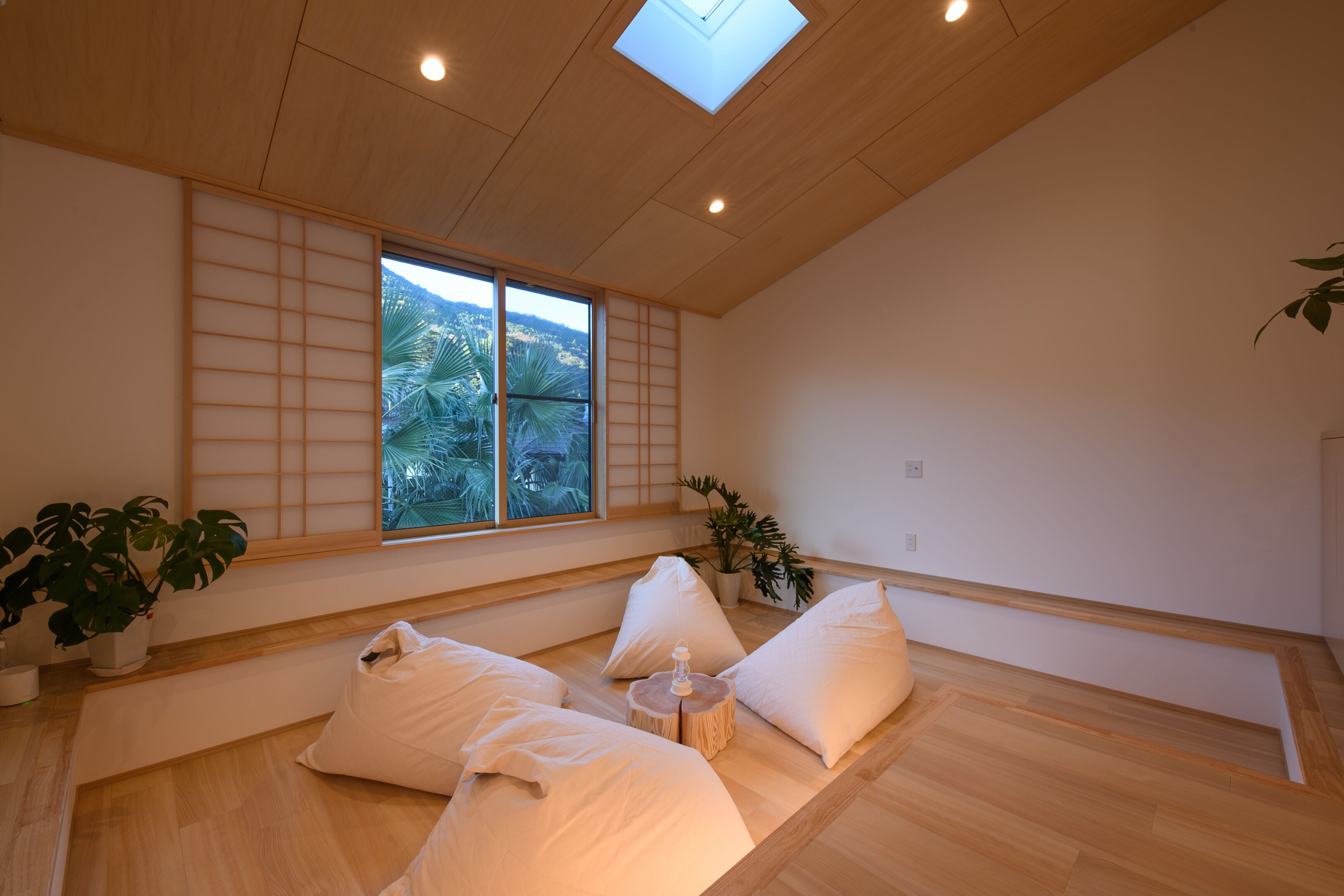 Design House | Living area | Flat-screen TV, heated floors