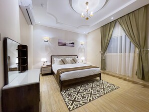 Deluxe-Apartment, 1 Schlafzimmer | Zimmersafe, Schreibtisch, schallisolierte Zimmer, kostenloses WLAN