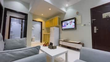 Deluxe Apartment | 1 bedroom, in-room safe, desk, soundproofing