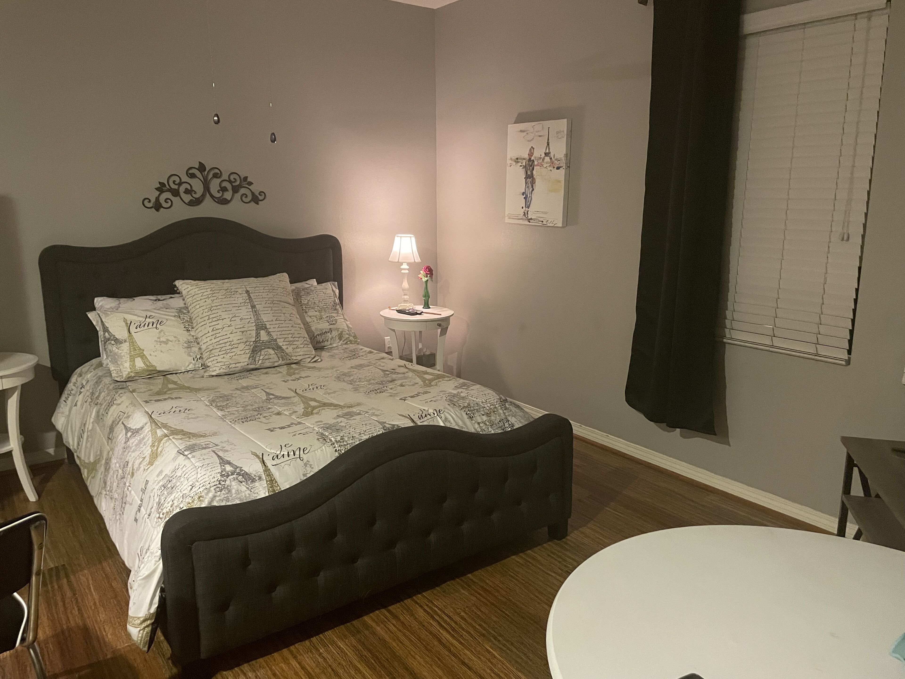 Cozy Studio minutes from the Collection in Riverpark!