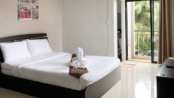 Standard Room | 1 bedroom, premium bedding, pillowtop beds, iron/ironing board