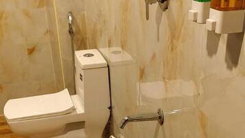 Deluxe Room | Bathroom