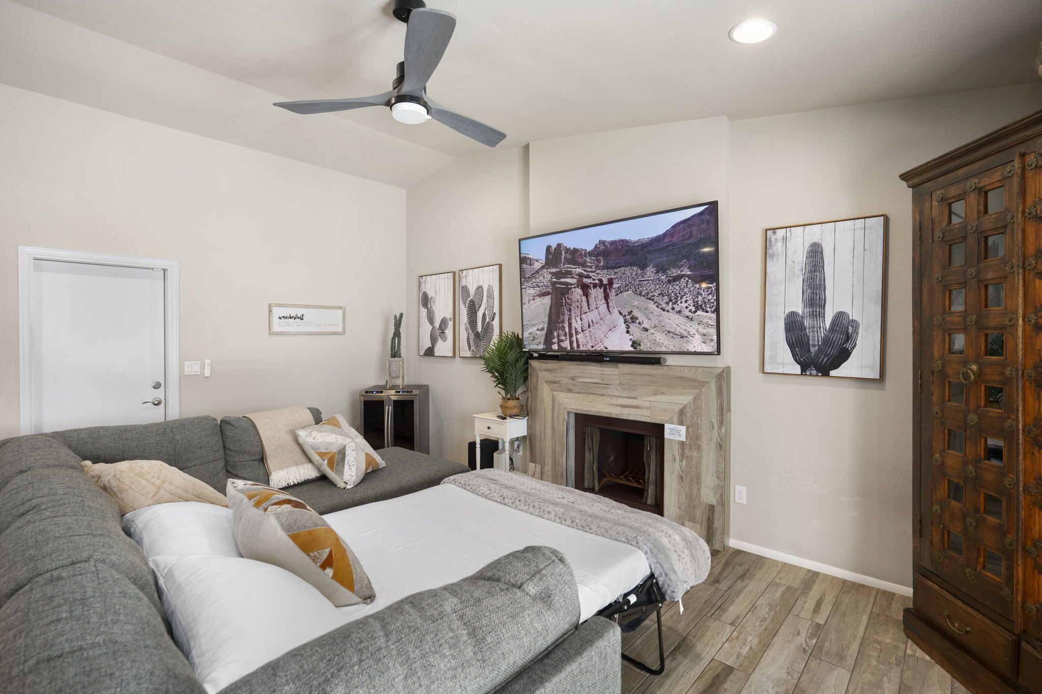 3 개의 침실, 책상, 노트북 작업 공간, 다리미/다리미판