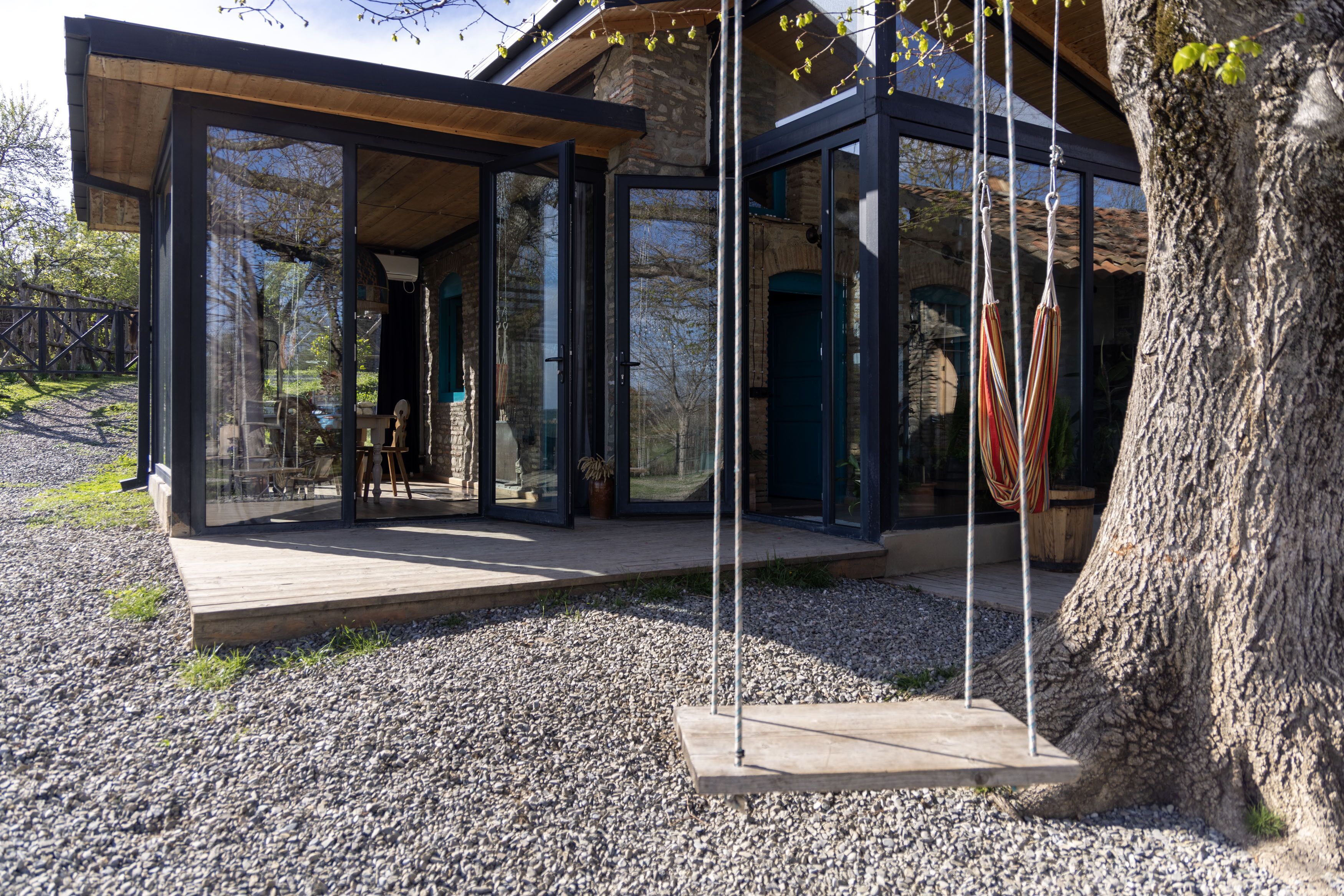 Vista frontal de la propiedad