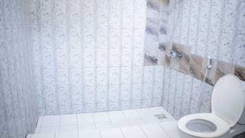 Family Quadruple Room | Bathroom | Towels