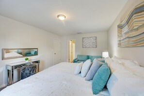 4 bedrooms, desk, iron/ironing board, travel cot