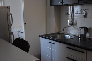 Private kitchen - Cozy Apartment near City Center (Beograd)