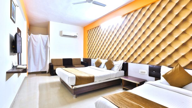 Unclassified image, 1 of 19, button - Hotel Nilkanth (Ahmedabad)