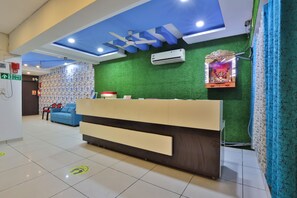 Reception - Hotel Nilkanth (Ahmedabad)