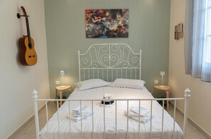 2 bedrooms, desk, iron/ironing board, WiFi - Cozy 2-bedroom house in charming Argostoli with AC, WiFi (Argostoli)