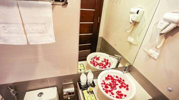 Standard Room | Bathroom