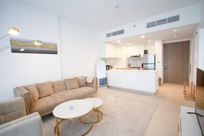 TV - Misk 1BR Urban Oasis - Downtown Aljada (الشارقة)