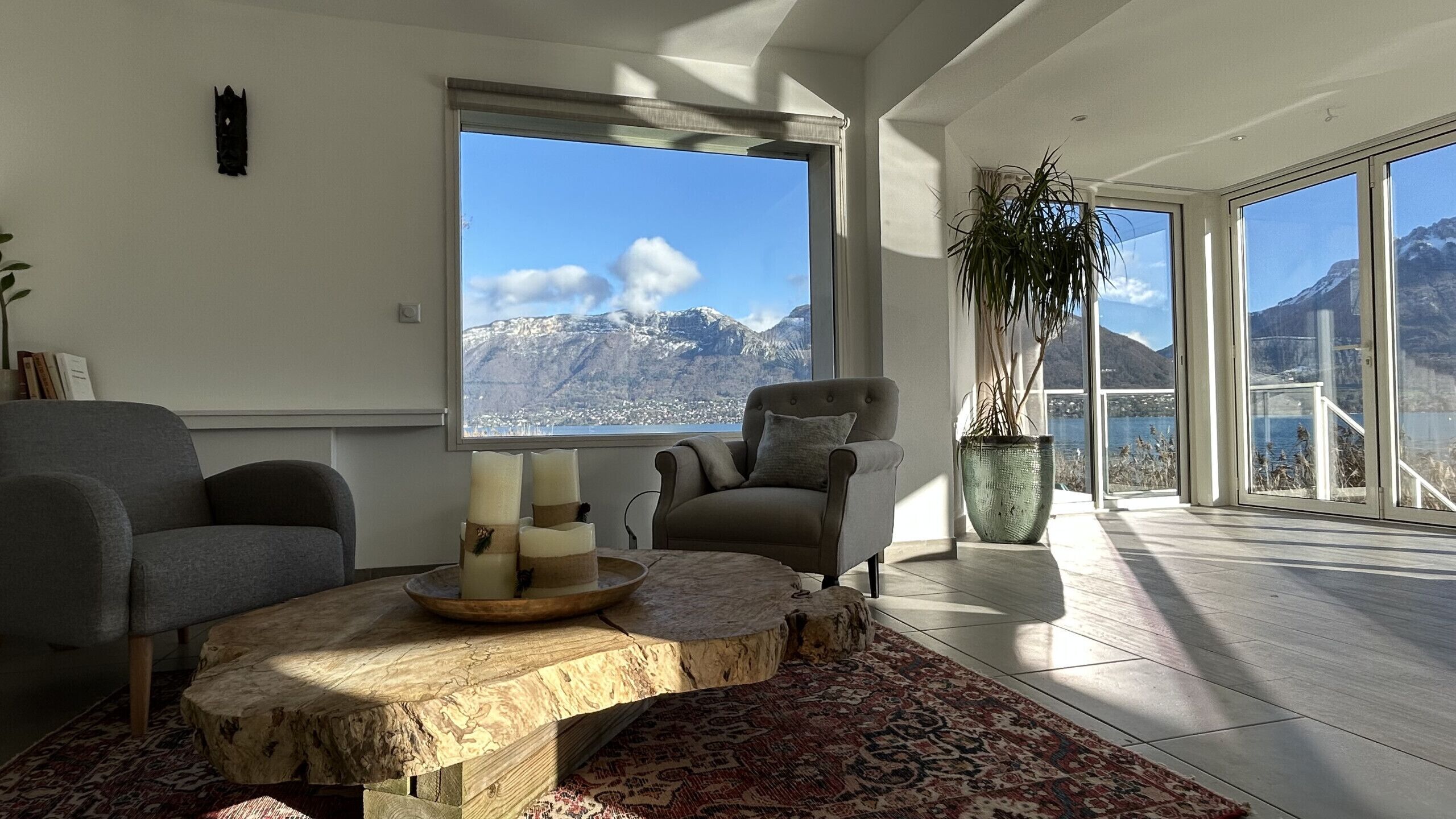 Télévision, cheminée