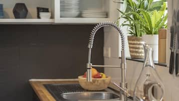 Réfrigérateur, micro-ondes, four, lave-vaisselle