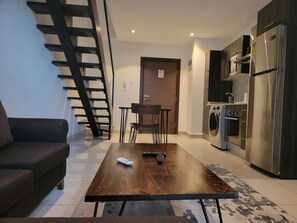 Deluxe Apartment | Living area - Embassy Gardens luxurious Suites (Accra)