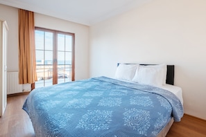 Standard Double Room, Sea View | Desk, bed sheets - Miletus Otel (Sile)