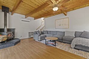 Smart TV, fireplace, table football