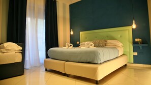 Hypo-allergenic bedding, down duvets, memory-foam beds, minibar - Giardino Archeologico (Sorrento)