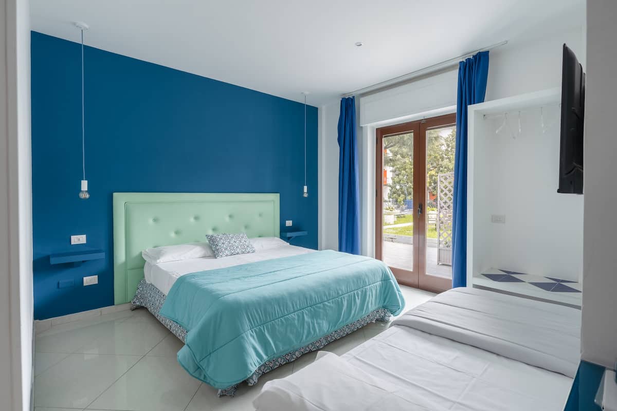 Standard Room | 1 bedroom, hypo-allergenic bedding, down duvets, memory-foam beds