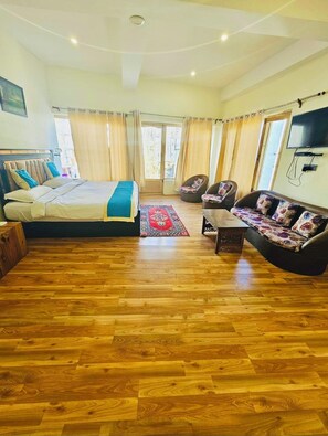 Deluxe Double Room | Premium bedding, individually decorated, individually furnished