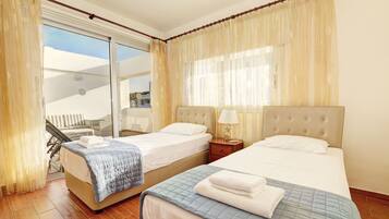 2 bedrooms, iron/ironing board, free WiFi, bed sheets