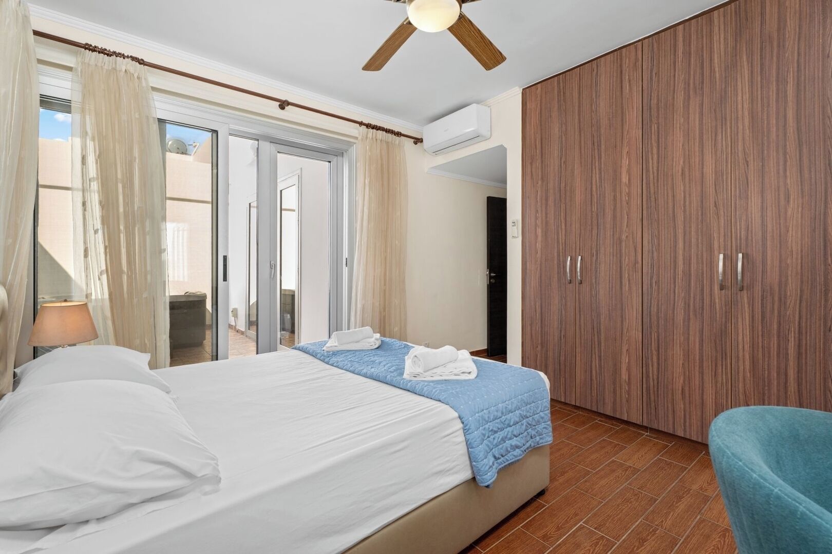 2 bedrooms, iron/ironing board, WiFi, bed sheets