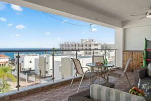 Outdoor dining - Two Bedrrom Luxury Apartment (Protaras)