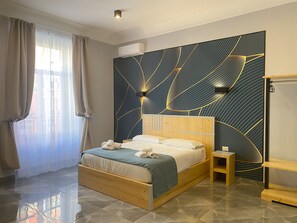 Deluxe-rum | 1 sovrum, duntäcken, skrivbord och arbetsyta för laptop