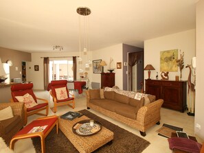 TV - Le Phare House, private garden, near the beach (La Tranche-sur-Mer)