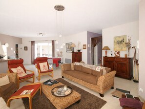 Unclassified image, 3 of 14, button