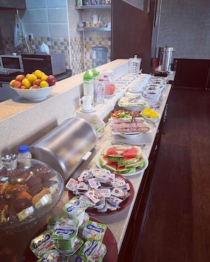 Free daily buffet breakfast - Smith's Boutique Hotel (Baku)