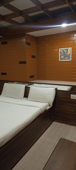 Classic Studio - Panorama Resort Managed by Yashoda Group (Mahabaleshwar)