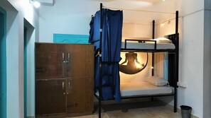 10 - Bed Non AC Shared Dormitory, Mixed Dorm | Bettwäsche