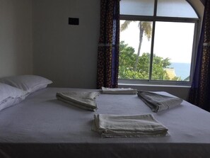 高级双人房 | 床单