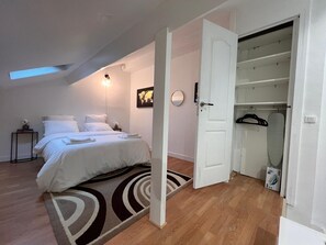 1 chambre, fer et planche à repasser, lit parapluie, Wi-Fi gratuit