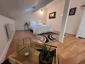 1 chambre, fer et planche à repasser, lit parapluie, Wi-Fi gratuit