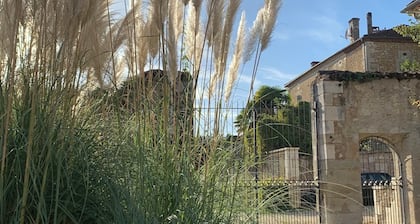 Dordogne, Maison Avec Grande Piscine, 5 Chambres, 11 Couchages + 2 Lits Bébé