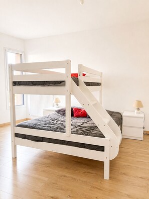 1 bedroom, iron/ironing board, wheelchair access - Appartement en Résidence Entier T2 BBC à Dinard (Dinard)