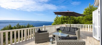 Villa Lea mit Wunderschönem Meerblick und Swimmingpool