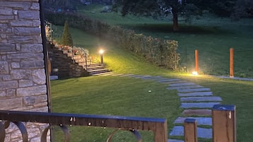 Pintu masuk properti