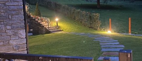 Pintu masuk properti