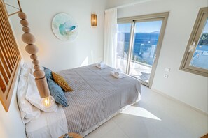 5 bedrooms, in-room safe, iron/ironing board, travel crib - Kalami Beach - Villa Mara (Kalami)