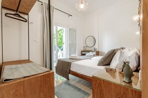 4 bedrooms, in-room safe, iron/ironing board, travel cot - Villa Sun Sole (Karniaris)